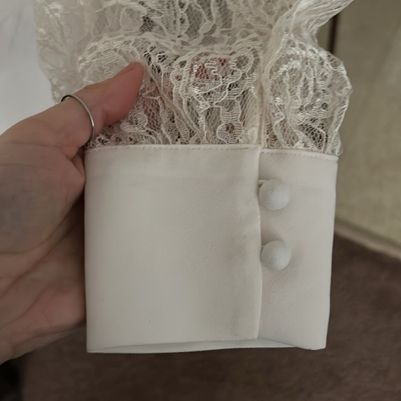 Isaac Mizrahi Live Stretch Crepe Blouse with Lace Sleeves Size M - Picture 5 of 8